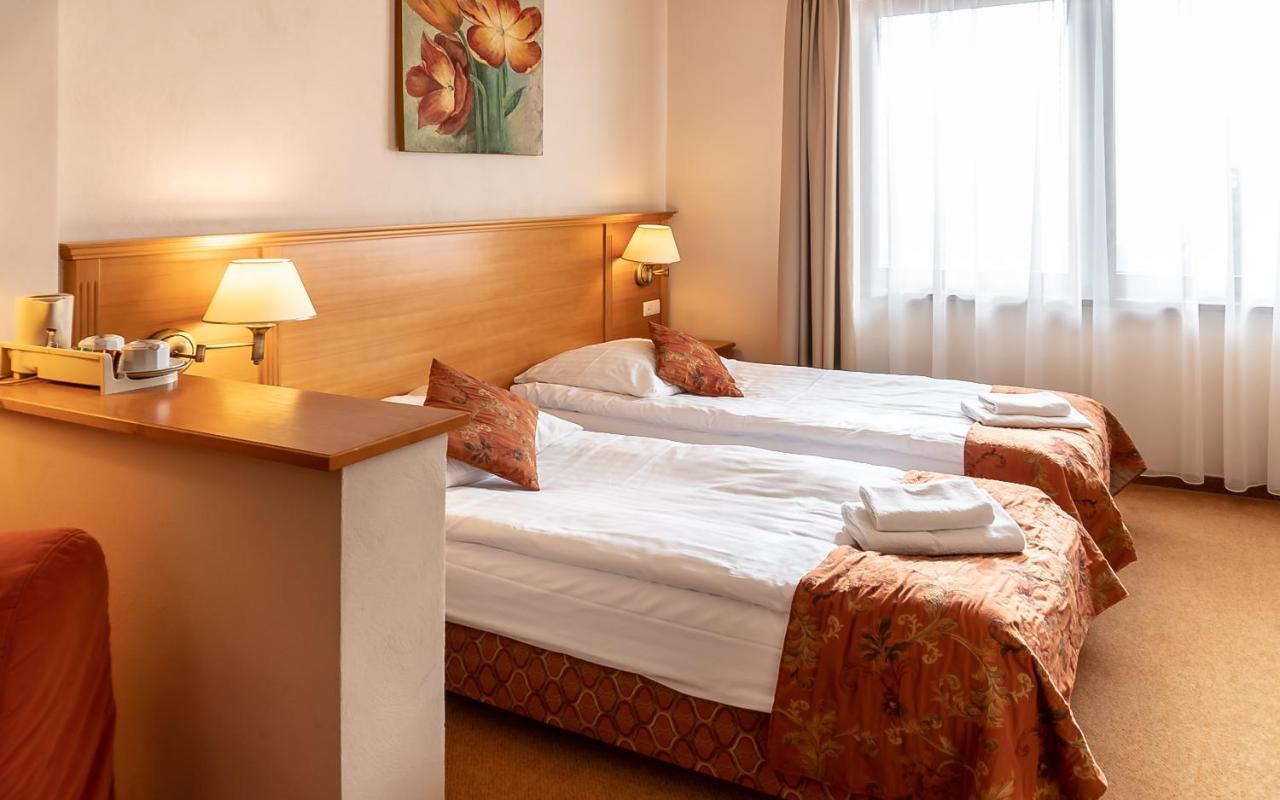 שורשטז'ין Eco Active Resort Pieniny מראה חיצוני תמונה