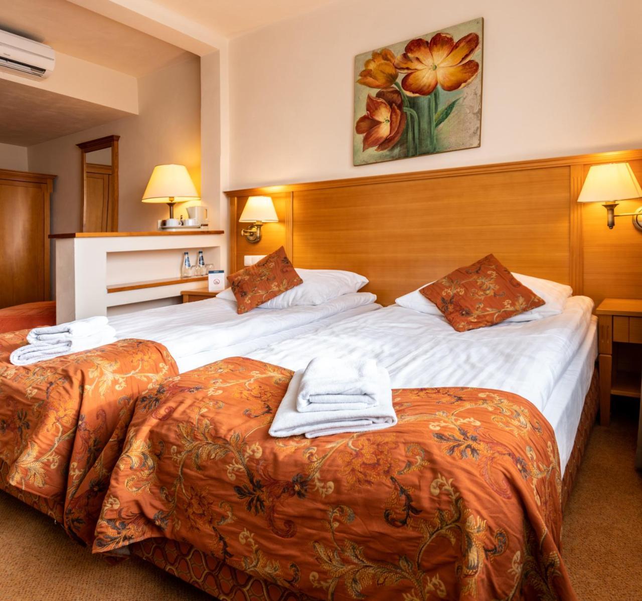 שורשטז'ין Eco Active Resort Pieniny מראה חיצוני תמונה